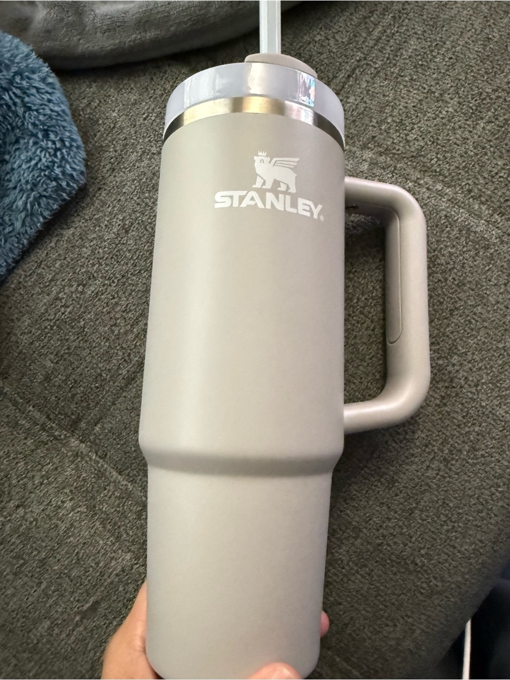 STANLEY 30oz Grey Travel Mug with Handle and straw.